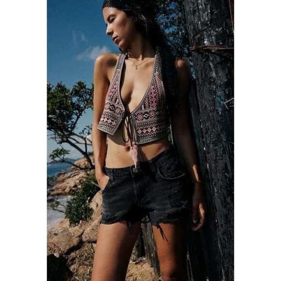 Z1975 LOW RISE RIPPED DENIM SHORTS - Picture 2 of 4